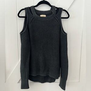 Hollister sweater size S